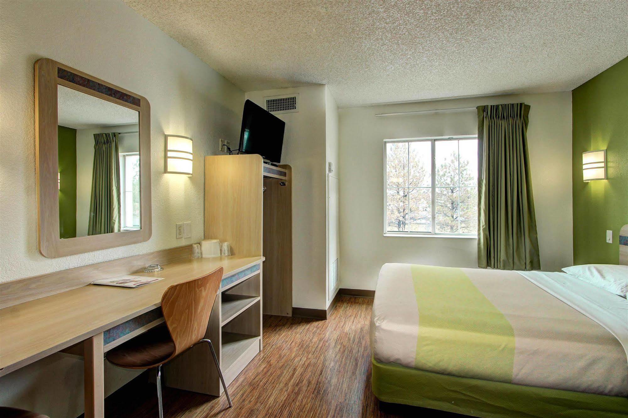 Park Inn By Radisson, Aurora Exterior photo